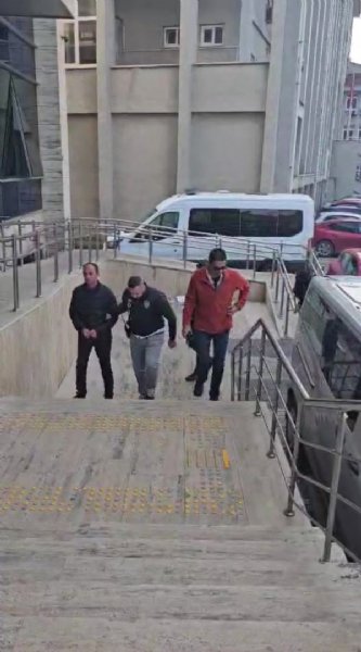 ´AŞK TUZAĞI´ İLE 1 MİLYONLUK VURGUN: 3 TUTUKLAMA - 1