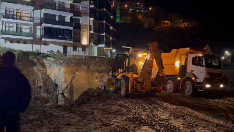 İNŞAAT ALANINDA  GÖÇÜK MEYDANA GELDİ - 5