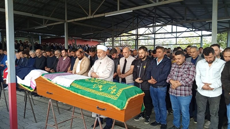 Kahvehane baskınında hayatını kaybeden 2 kişi toprağa verildi - 1