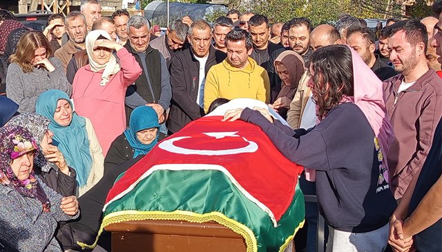 Kahvehane baskınında hayatını kaybeden 2 kişi toprağa verildi