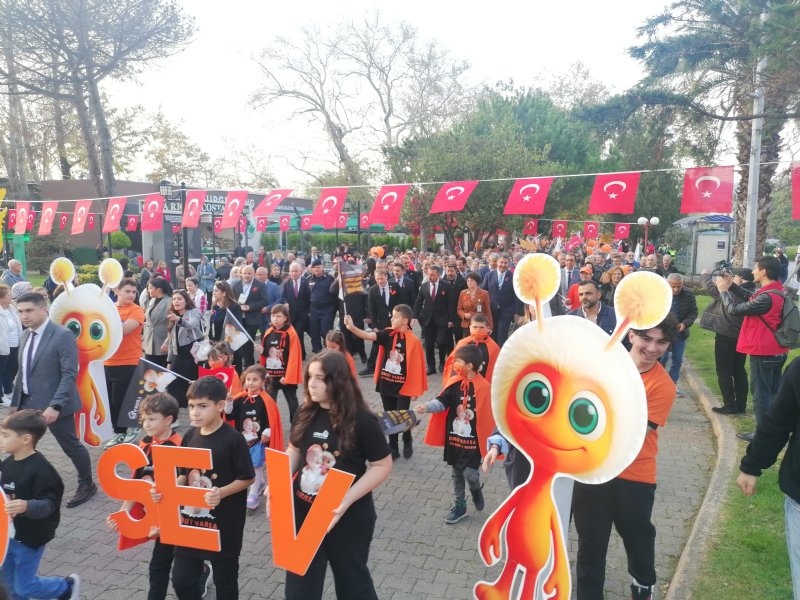 KALBİ AYNI UMUTLA ATAN  ÇOCUKLAR İÇİN YÜRÜNDÜ - 4