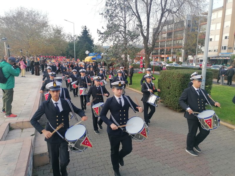 KALBİ AYNI UMUTLA ATAN  ÇOCUKLAR İÇİN YÜRÜNDÜ - 6