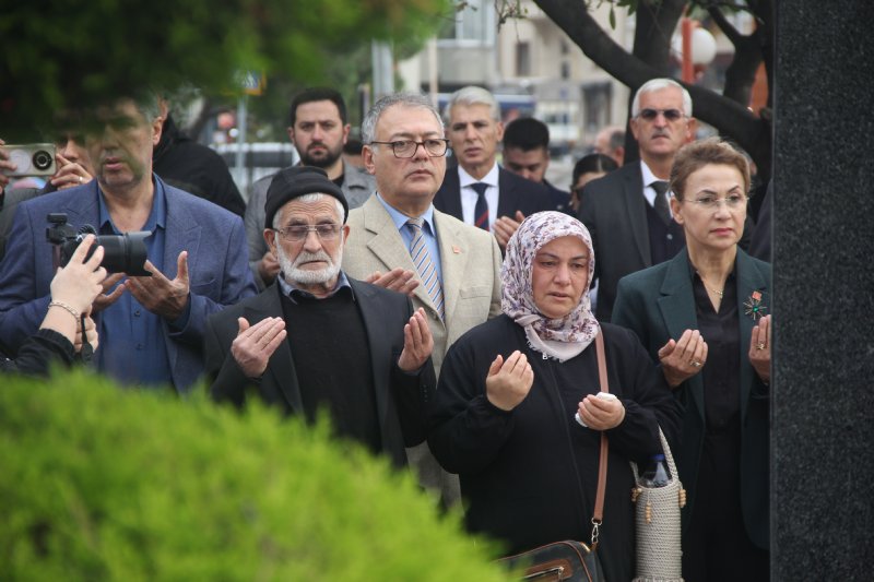 ÖLEN DENİZCİLER İÇİN ANIT YAPILDI - 7