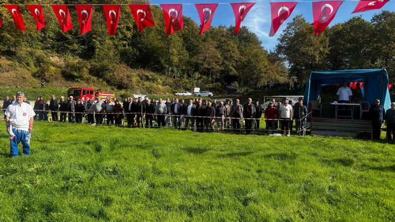 PEHLİVANLAR KIYASIYA  MÜCADELE ETTİ - 1