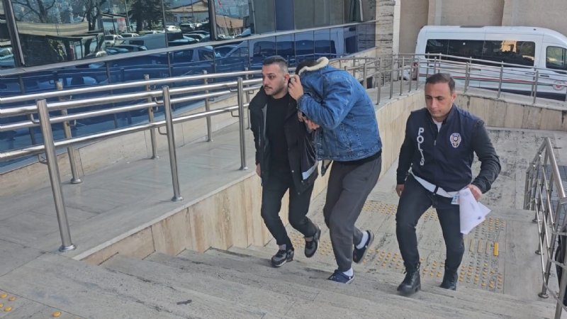 ANAOKULU ÖNÜNDE KAMYONETİN EZDİĞİ SARP TOPRAĞA VERİLDİ - 1