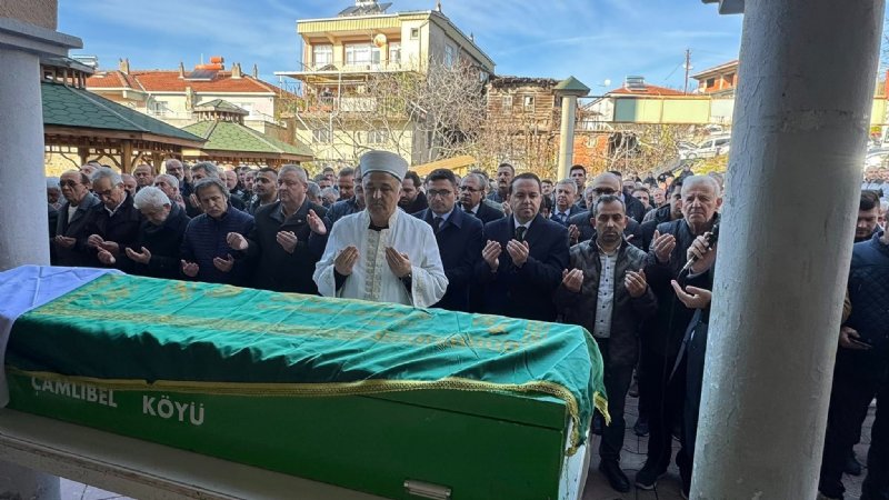 ANNESİNİN CENAZE NAMAZINI KILDIRDI - 1