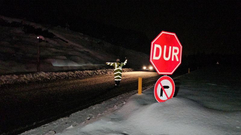 Ekipler mesai yaptı, vatandaşlar eğlence… - 1