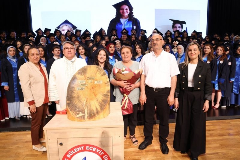 FAKÜLTE’DE MEZUNİYET COŞKUSU - 1