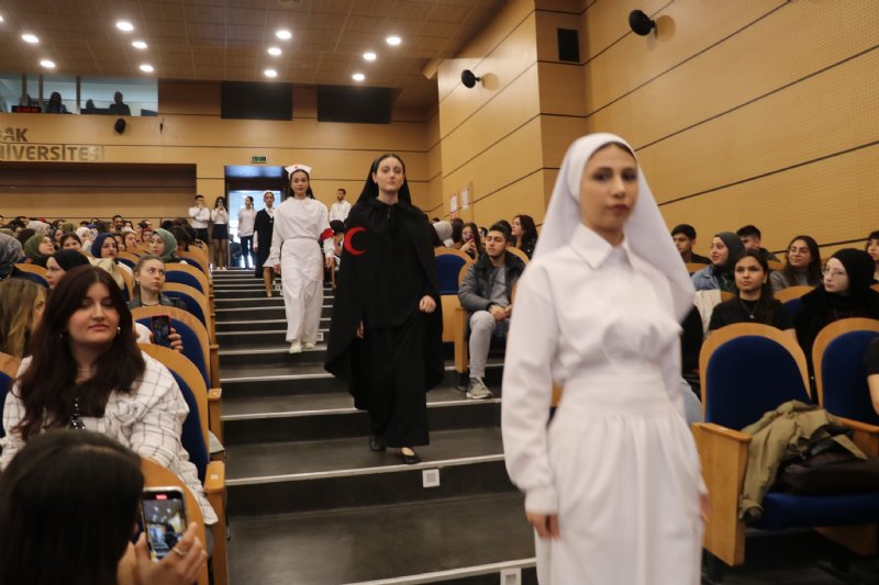 “HEMŞİRELERE” ÖZEL TARİHİ DEFİLE - 2