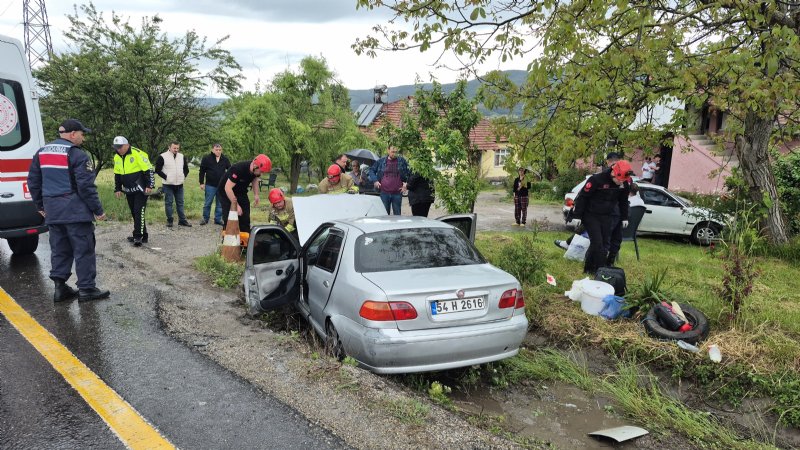 OTOMOBİL KANALA UÇTU; 3 YARALI - 3
