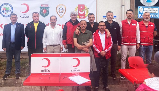 ÜÇ DERNEKTEN KAN BAĞIŞI