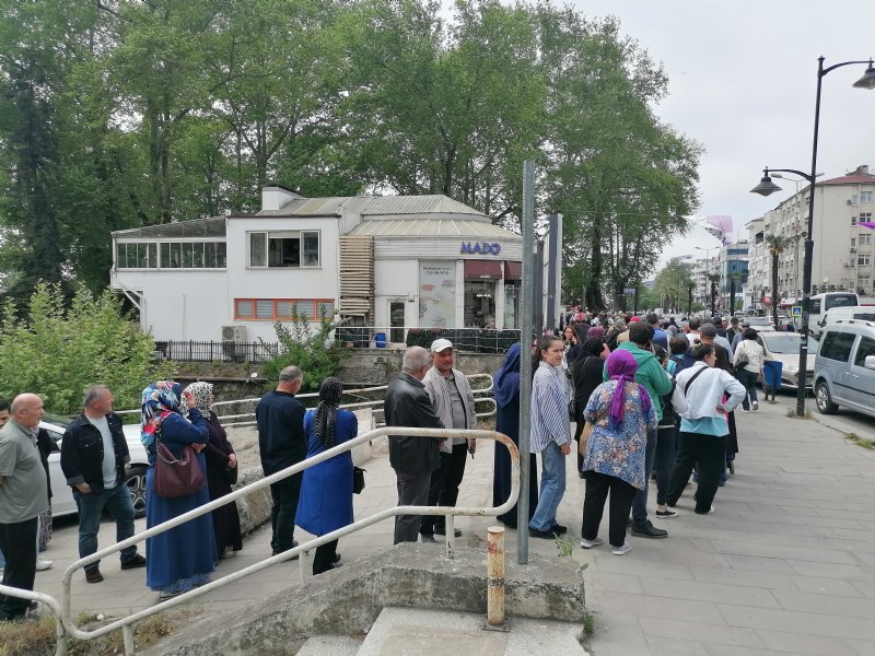 ÜCRETSİZ FİDEYE  ÇOK BÜYÜK İLGİ - 1