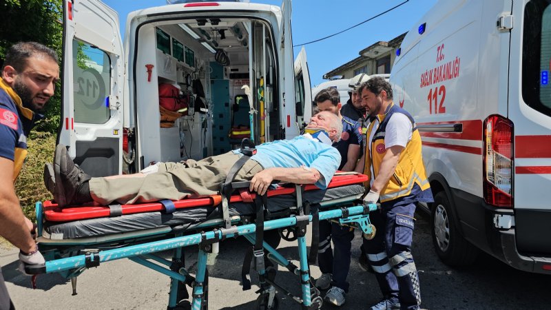 FRENİ PATLAYAN YOLCU MİNİBÜSÜ DUVARA ÇARPTI: 14 YARALI - 4