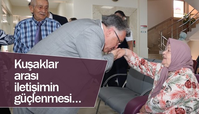 HUZUREVİ SAKİNLERİNİN BAYRAMINI KUTLADI
