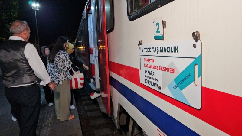 KARAELMAS EKSPRESİ ZONGULDAK´TAN ANKARA´YA HAREKET ETTİ - 2