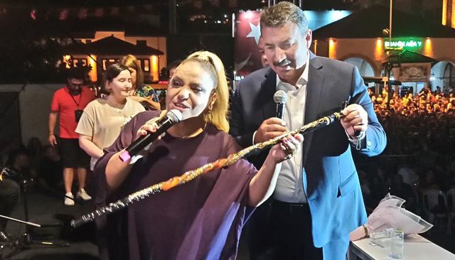 KİBARİYE DEVREK’TE KONSER VERDİ