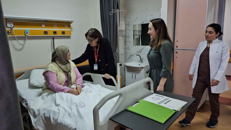 60 YAŞINDA HASTAYA İZSİZ AMELİYAT  - 1