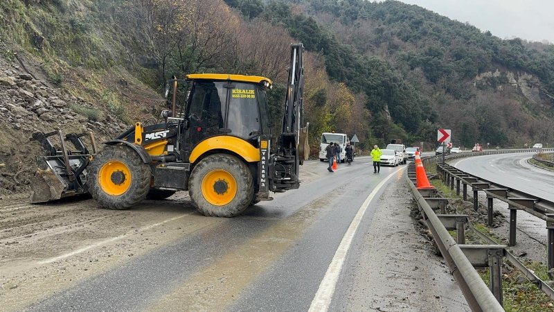  EREĞLİ-ALAPLI  YOLUNDA  HEYELAN! - 1
