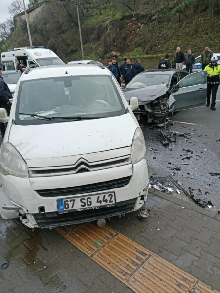 EREĞLİ’DE KAZA 5 YARALI - 1