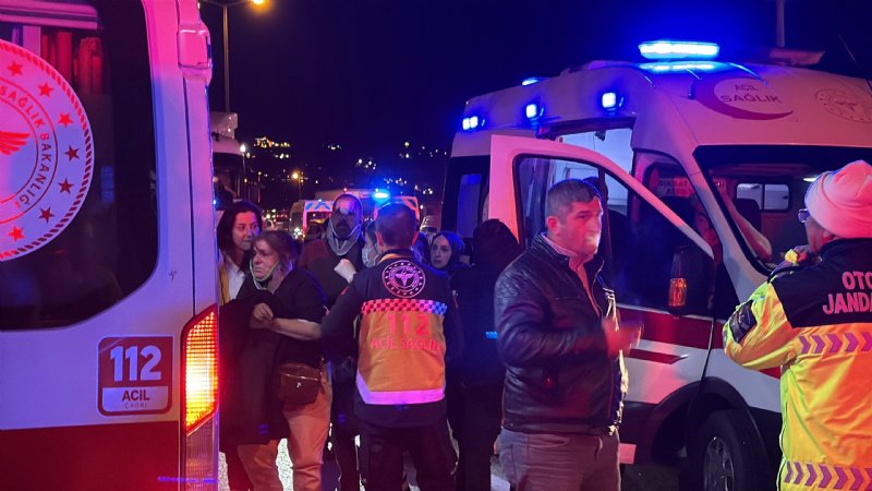 FECİ KAZA:  1 ÖLÜ 27 YARALI - 1