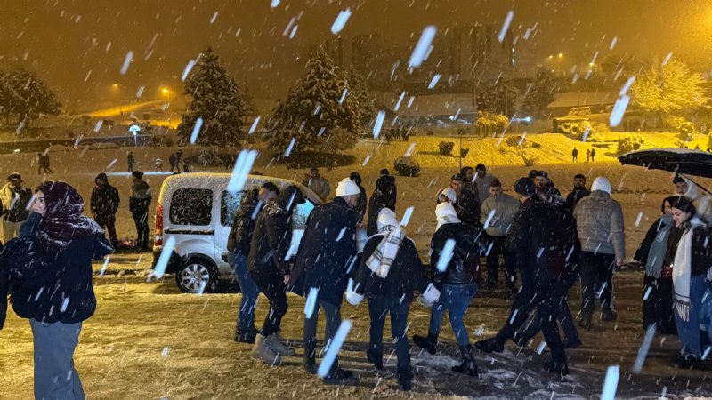 KAR YAĞIŞINI  HORON OYNAYARAK  KARŞILADILAR - 1