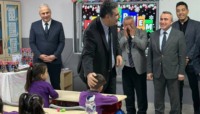 KARNELERİNİ  KAYMAKAMDAN  ALDILAR