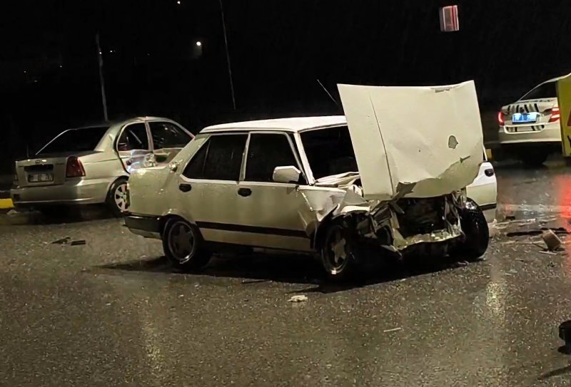 SAĞANAK YAĞIŞ KAZAYI BERABERİNDE GETİRDİ: 2 YARALI - 1