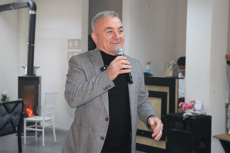 SESLİ’DEN BASINA MANGAL PARTİSİ  - 5