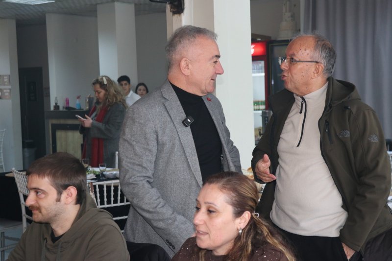 SESLİ’DEN BASINA MANGAL PARTİSİ  - 8