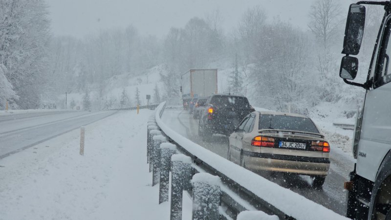 SÜRÜCÜLERE KAR ENGELİ - 1