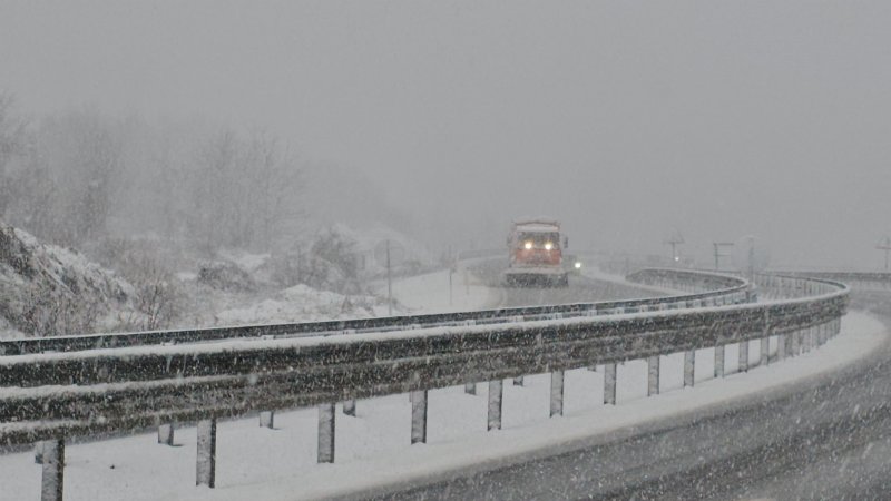 YÜKSEKLERDE KAR VAR - 2