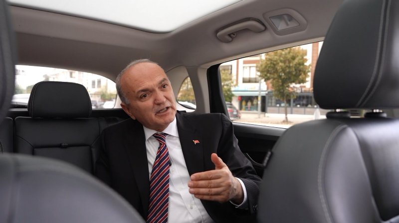BELEDİYE BAŞKANI VE  MİLLETVEKİLİ YERLİ  OTOMOBİLLE YOLA ÇIKTI - 1
