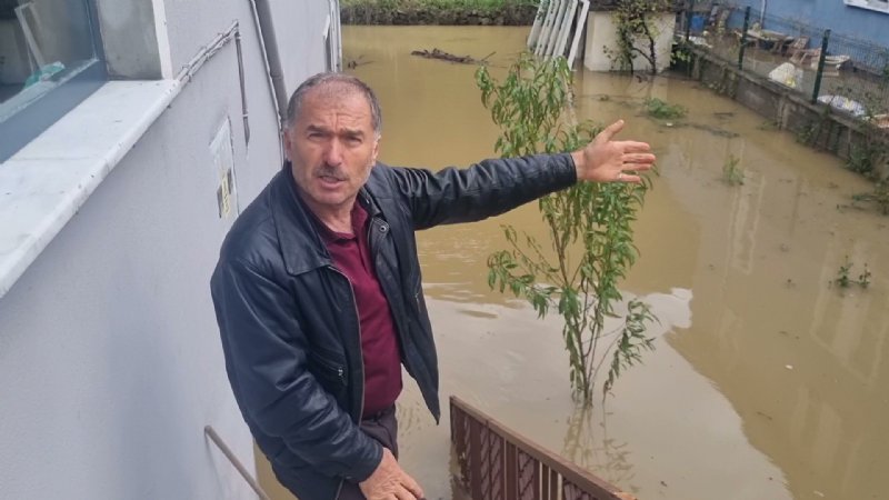 İKİ İŞYERİNİ  SU BASTI - 2