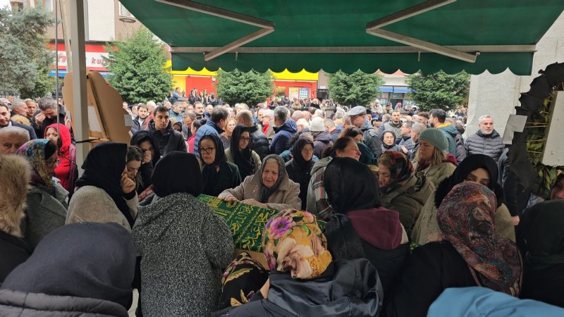 9 AY ÖNCE ÖLEN OĞLUNUN YANINA DEFNEDİLDİ - 3