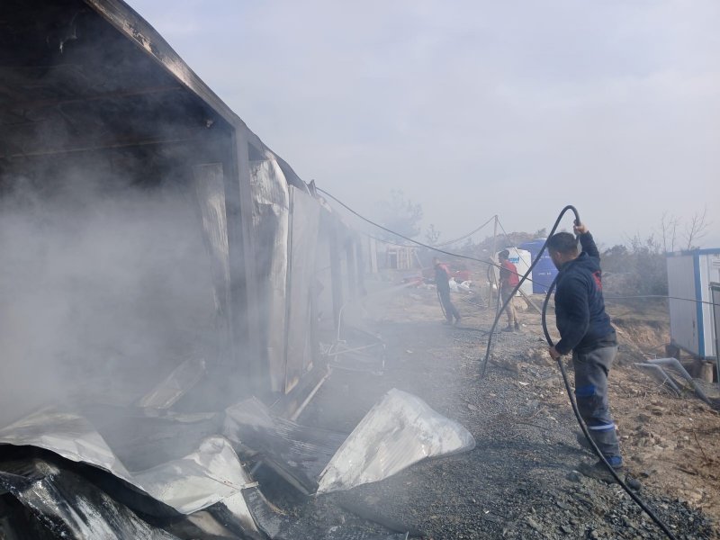 ALACAĞINI ALAMAYAN İMALATÇI KONTEYNERİ ATEŞE VERDİ - 1