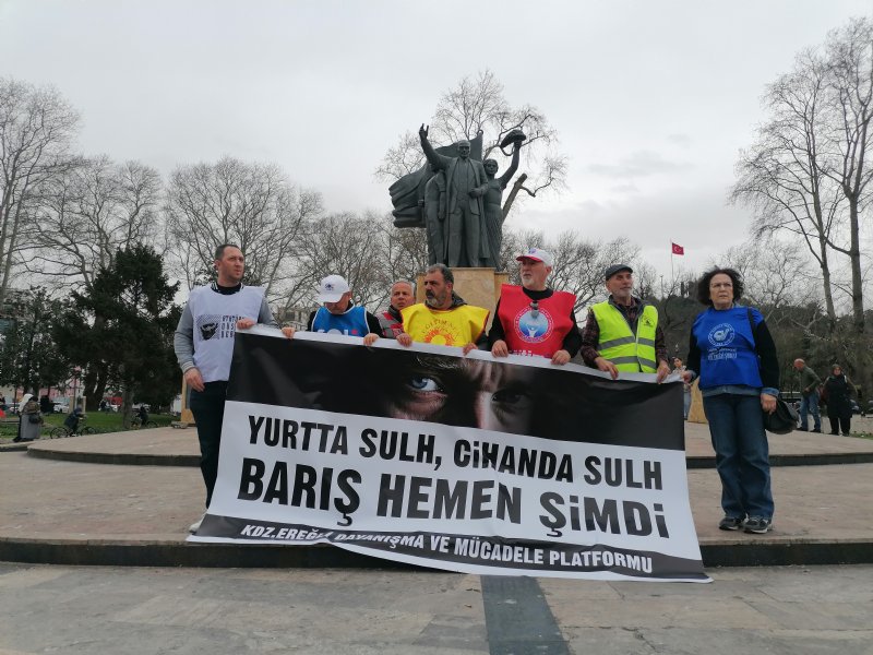 EREĞLİ’DE “SAVAŞA HAYIR  BARIŞ HEMEN ŞİMDİ” EYLEMİ - 2