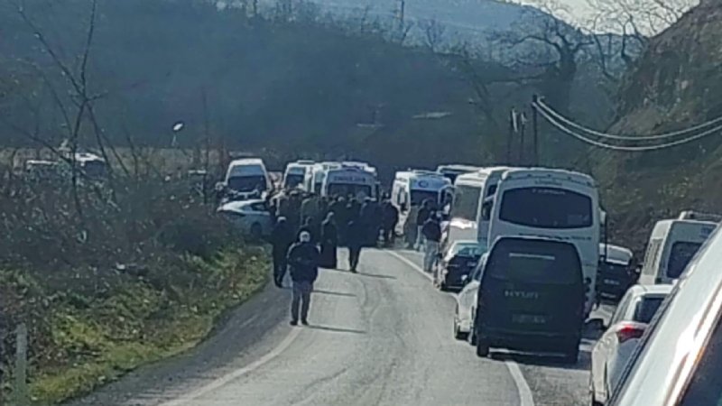 KÖY YOLUNDA KAZA: 8 YARALI - 1