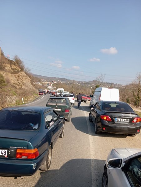 KÖY YOLUNDA KAZA: 8 YARALI - 2