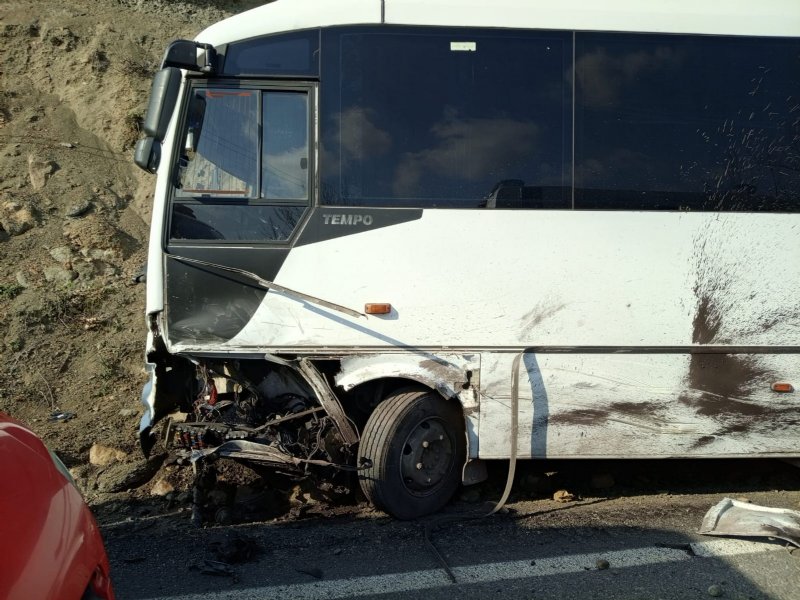 KÖY YOLUNDA KAZA: 8 YARALI - 4