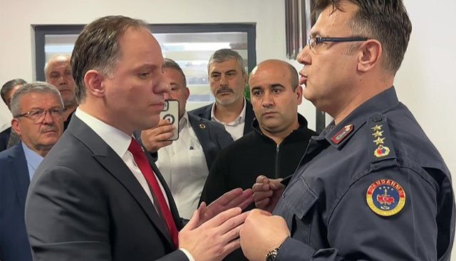 BAŞKANLIK SEÇİMİNDE  ´GEÇERSİZ OY´ GERGİNLİĞİ