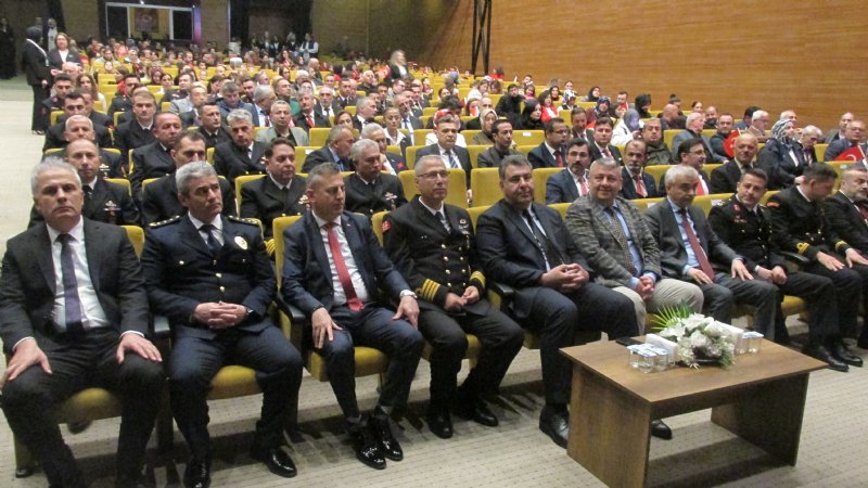 EGEMENLİK VE ÇOCUK BAYRAMI  BURUK KUTLANDI - 1