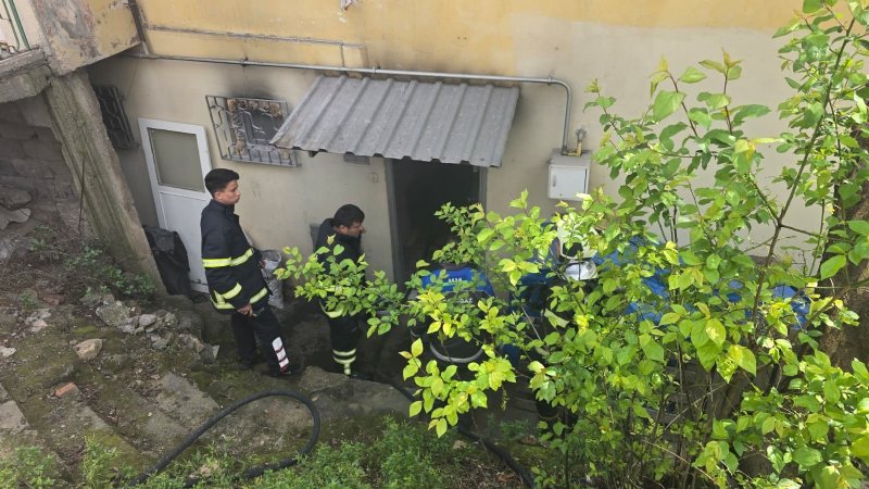 ŞOFBEN ALEV ALDI:  ANNE VE ENGELLİ KIZI  DUMANDAN ETKİLENDİ - 3