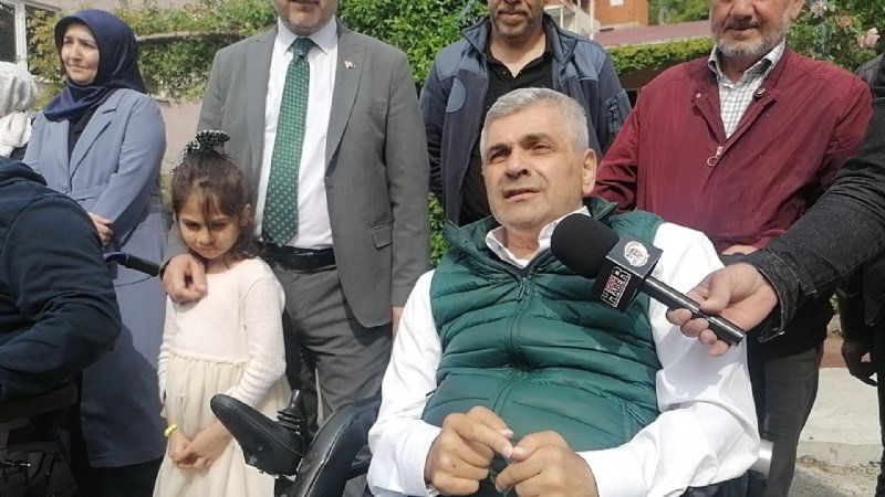 Harçlıklarını biriktiren çocuklar Barış ağabeylerine akülü sandalye aldı - 7