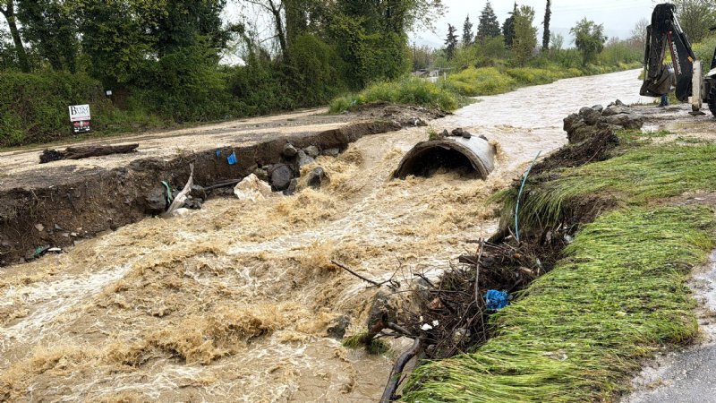 SAĞANAK HAYATI FELÇ ETTİ - 4