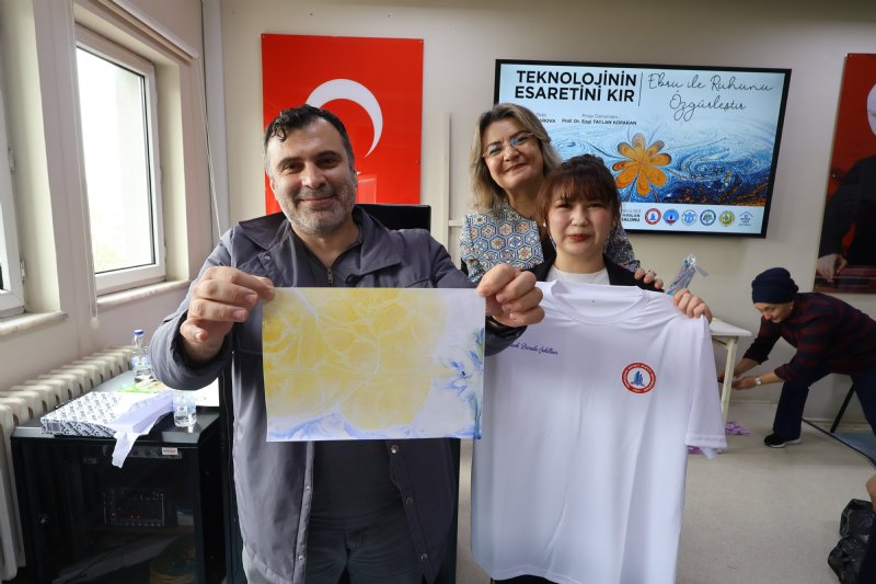 TEKNOLOJİYE ARA VERDİLER  TÜRK SANATINI ÖĞRENDİLER - 1