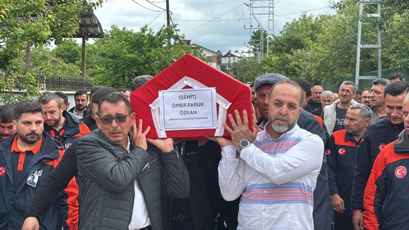 AFAD personelinin eşi: ´´Seninle gurur duyuyorum, inşallah biz de o mertebeye erişiriz´´ - 1