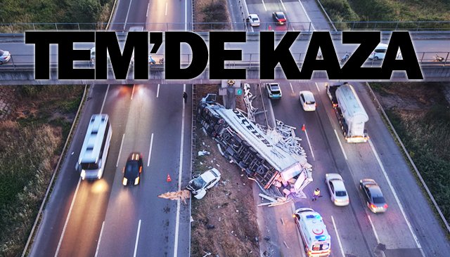 HALI YÜKLÜ TIR İLE OTOMOBİL ÇARPIŞTI