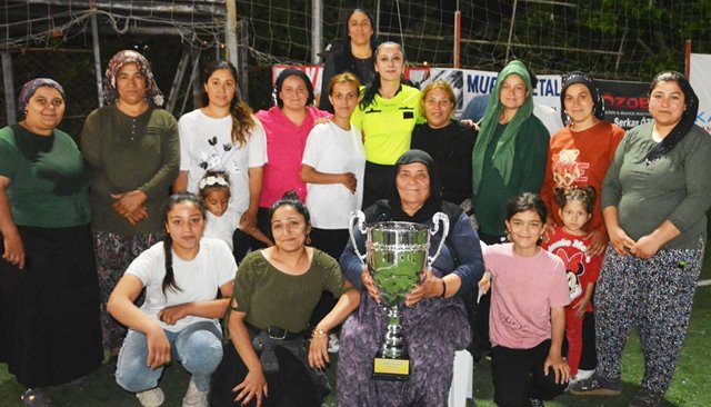 ŞEHİTLER ANISINA  FUTBOL TURNUVASI