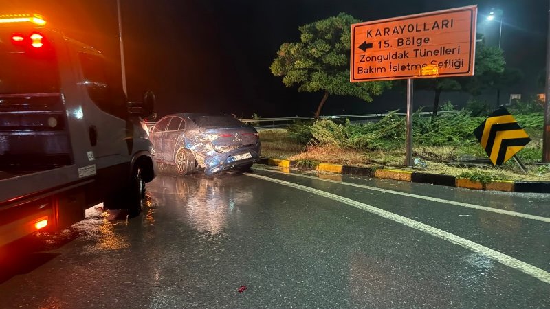 ALAPLI AKÇAKOCA YOLUNDA KAZA;5 YARALI - 1