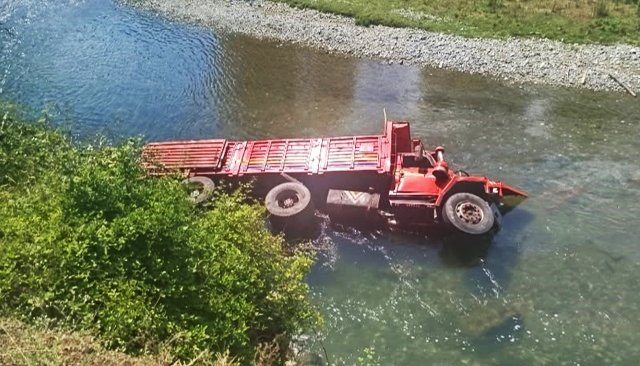 KAMYON DEVRİLDİ